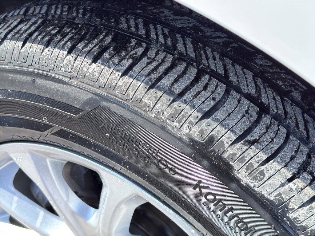 Used 2020 Chevrolet Equinox LT image 9