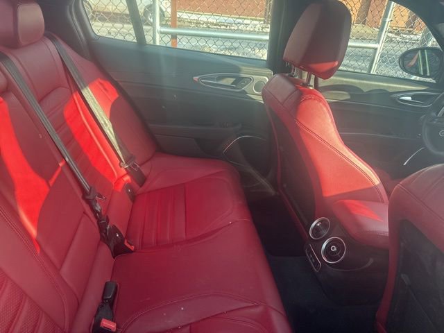 Used 2023 Alfa Romeo Giulia Veloce image 13