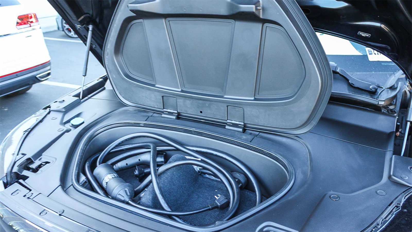 Used 2023 Volvo C40 P8 Recharge Plus w/ Protection Package Premier image 28