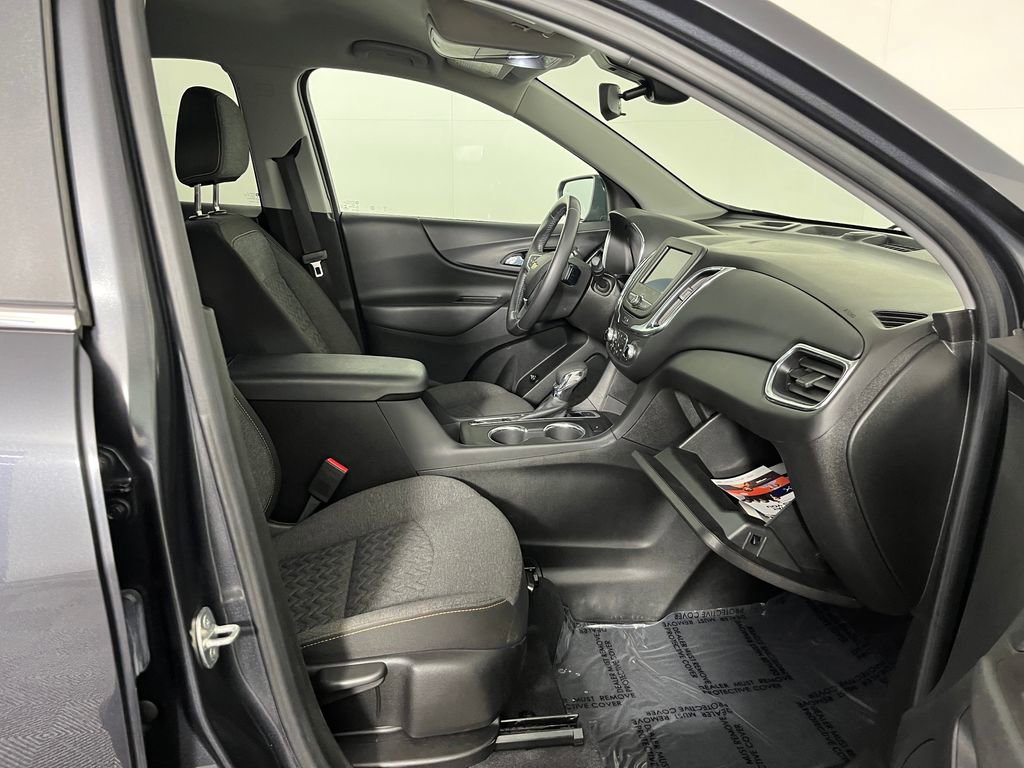 Used 2022 Chevrolet Equinox LT w/ Driver Convenience Package image 17