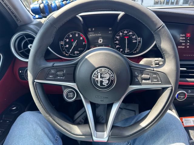 Used 2019 Alfa Romeo Giulia AWD image 14