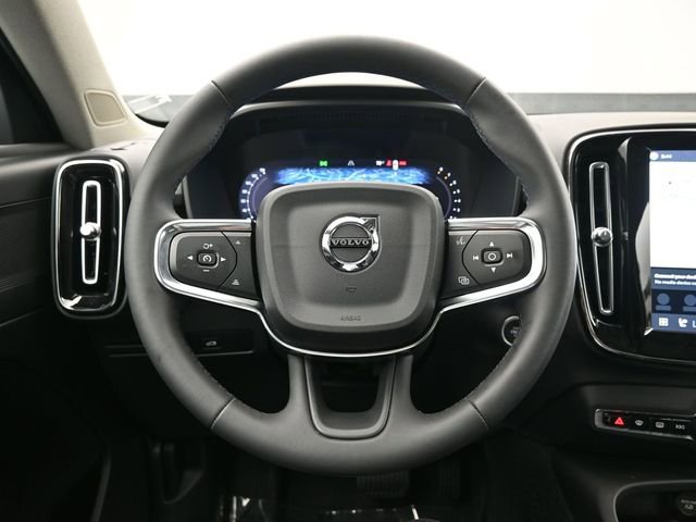 Used 2024 Volvo XC40 B5 Core AWD/4WD image 24