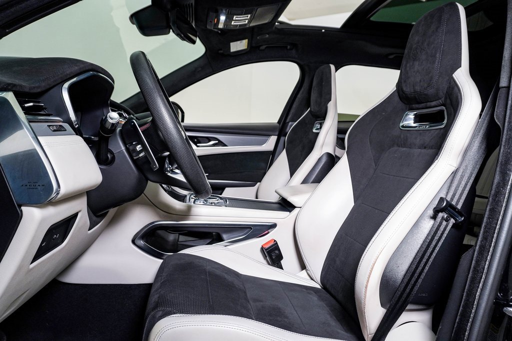 Used 2021 Jaguar F-PACE SVR image 18