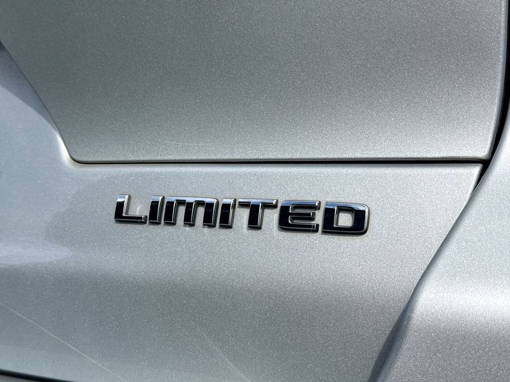 Used 2023 Jeep Grand Cherokee L Limited image 7