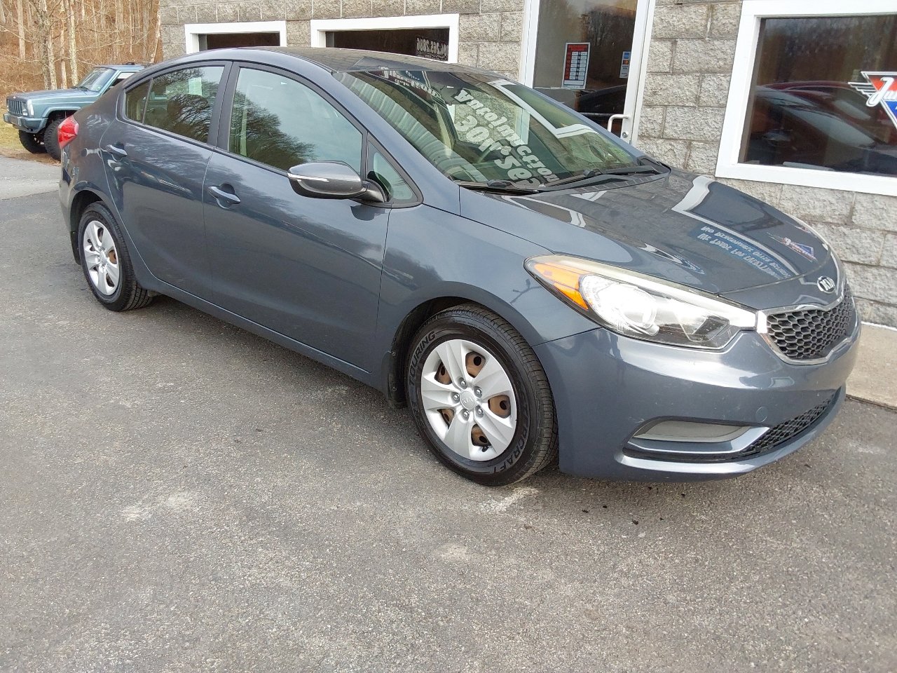 Used 2016 Kia Forte LX w/ LX Popular Package image 2