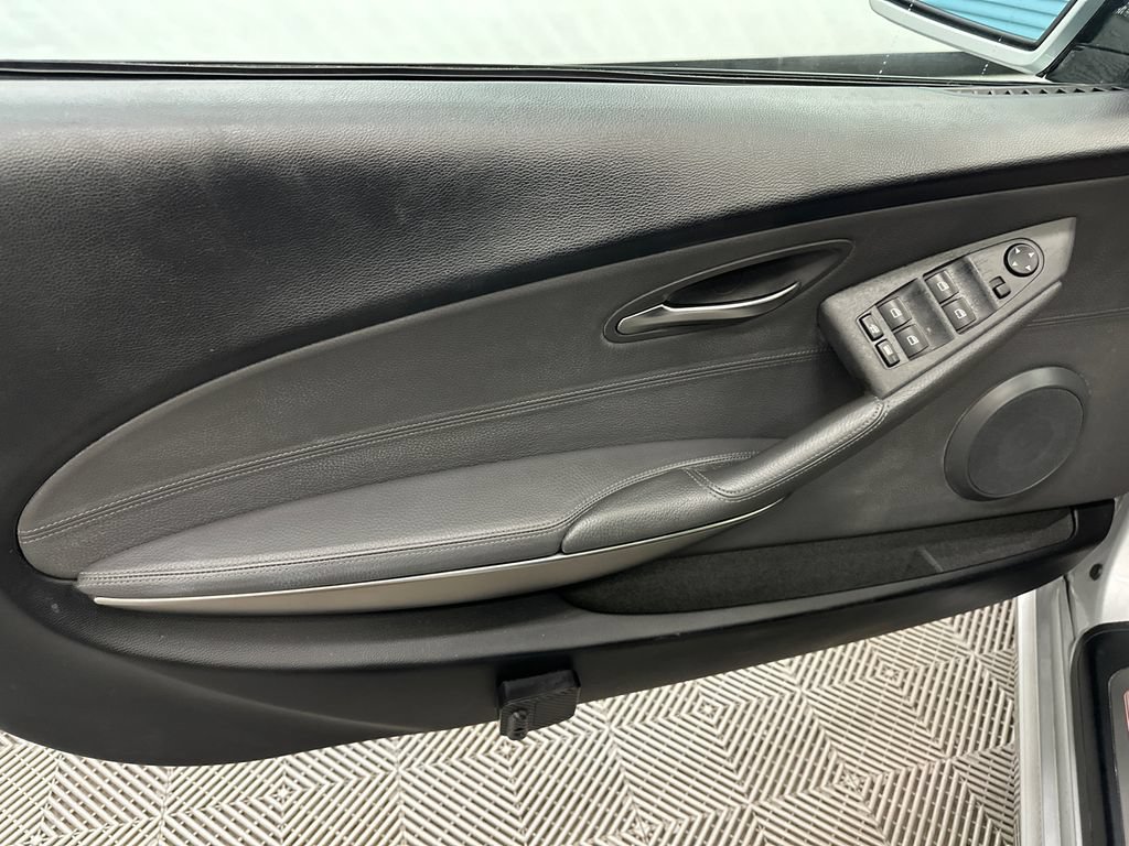 Used 2005 BMW 645Ci Convertible RWD image 11