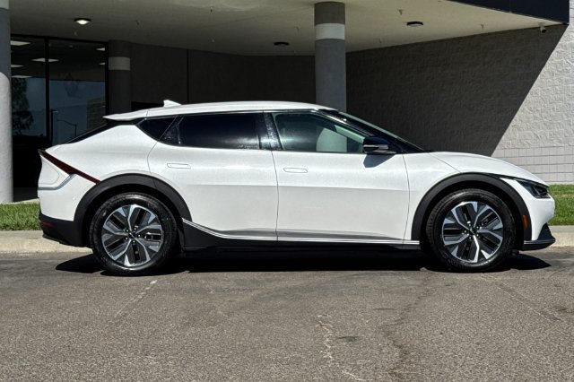 Certified 2023 Kia EV6 Light RWD image 3