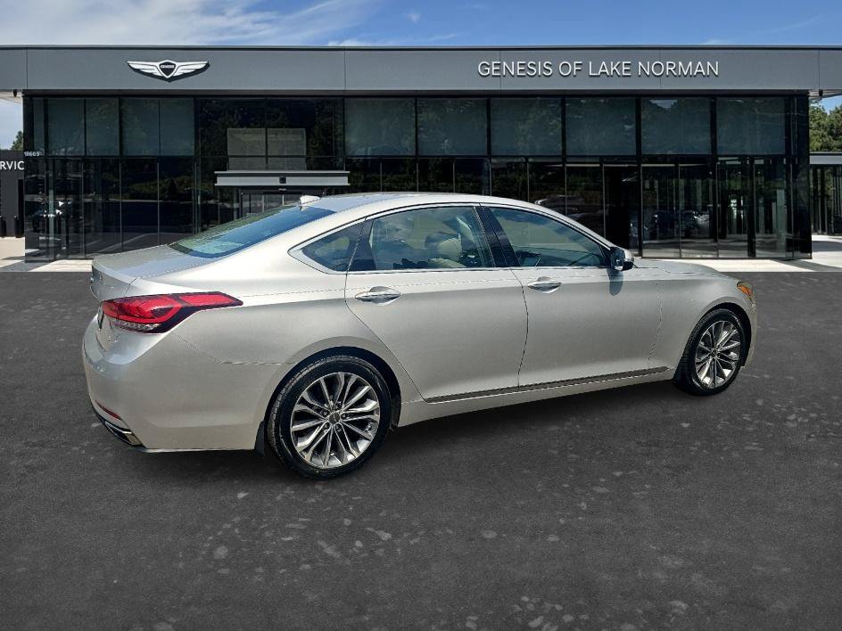 Used 2015 Hyundai Genesis 3.8 RWD image 5