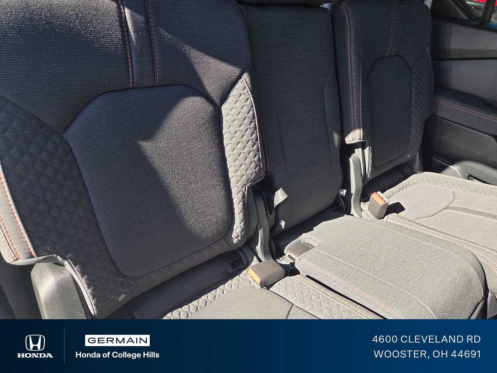 Used 2025 Honda Pilot Sport image 24
