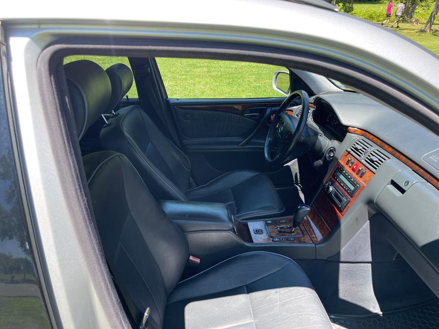 Used 2002 Mercedes-Benz E 320 4MATIC Wagon image 31