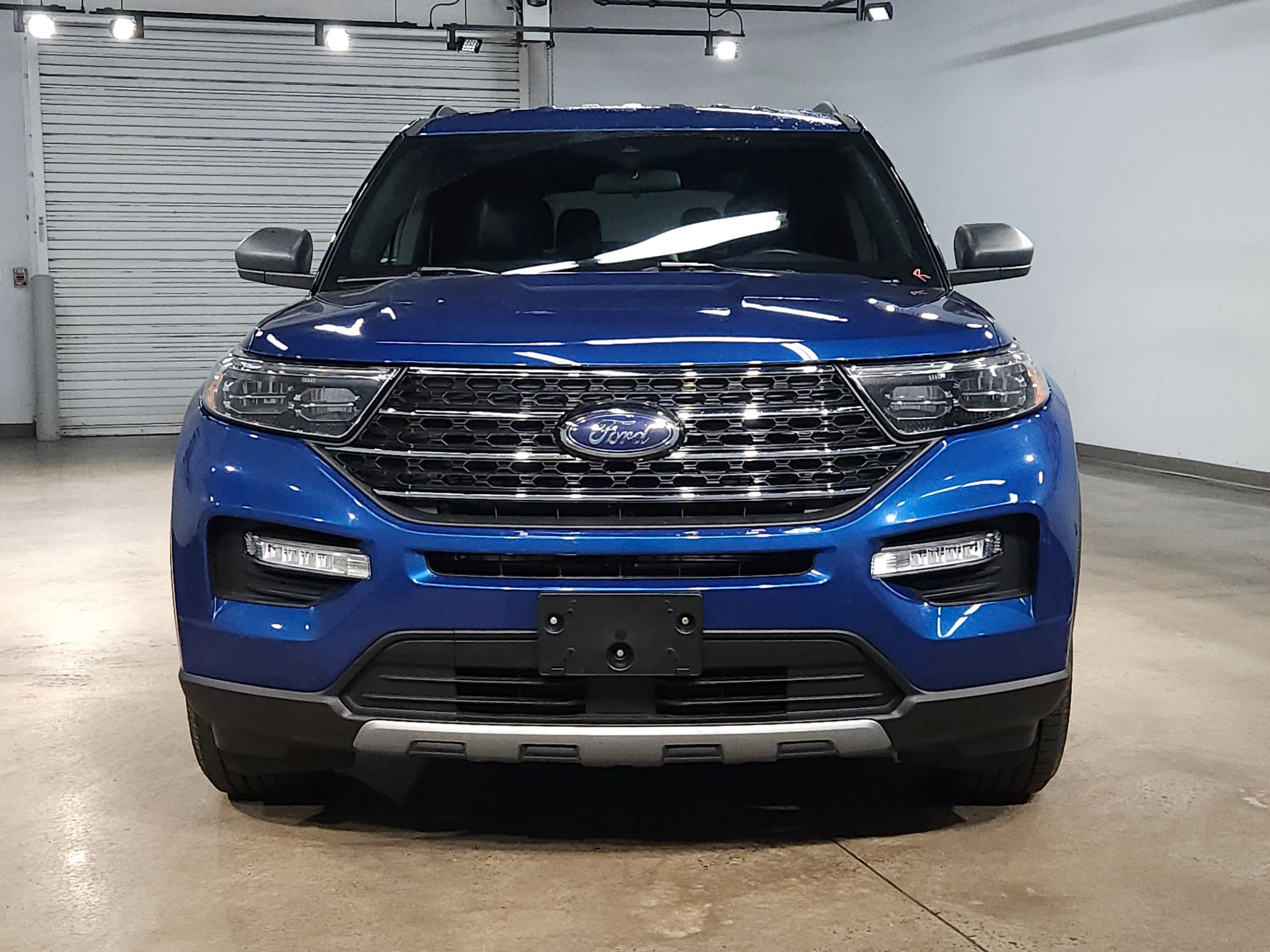Used 2020 Ford Explorer XLT w/ Equipment Group 202A image 2