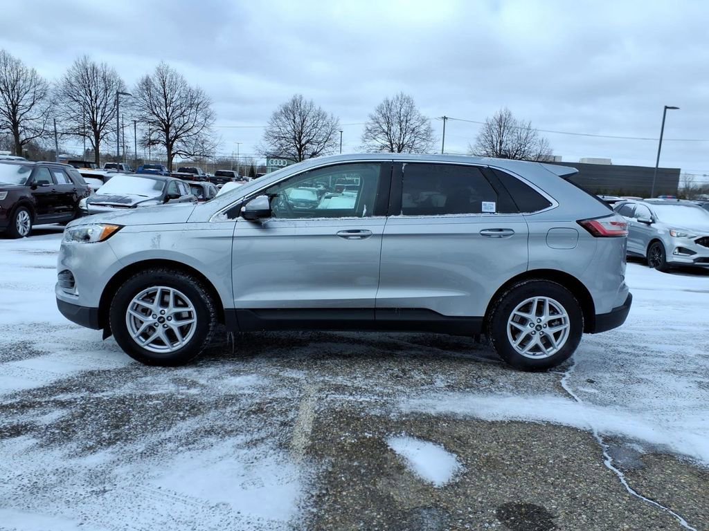 Used 2024 Ford Edge SEL w/ Convenience Package image 2