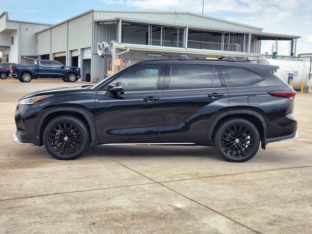 Used 2025 Toyota Highlander XSE AWD/4WD image 4