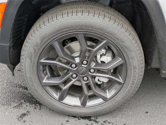 New 2025 Jeep Grand Cherokee Limited w/ Trailer Tow Package image 33