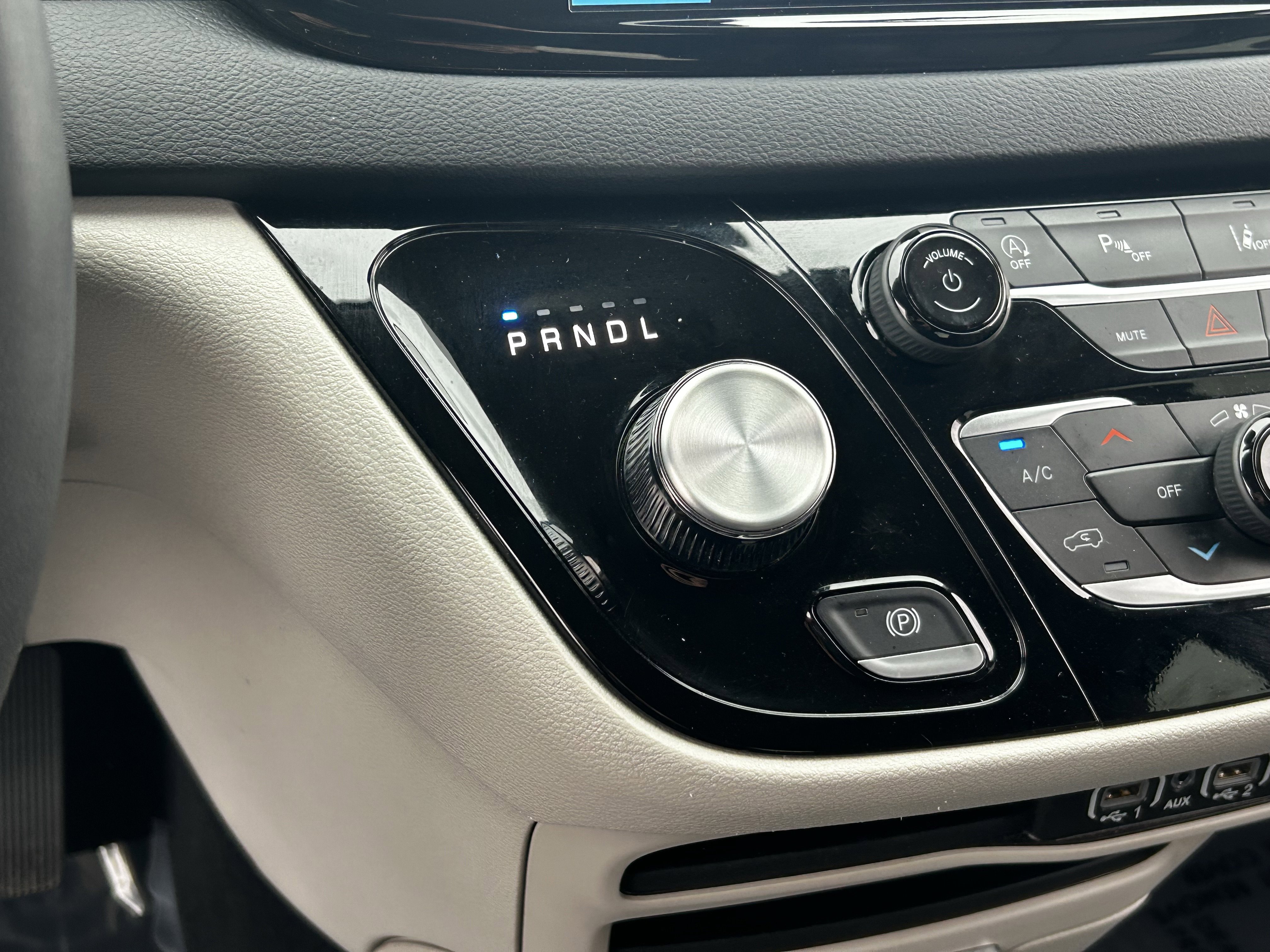 Certified 2024 Chrysler Pacifica Touring-L image 25