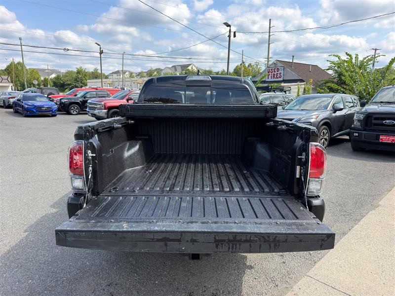 Used 2023 Toyota Tacoma SR5 AWD/4WD image 4