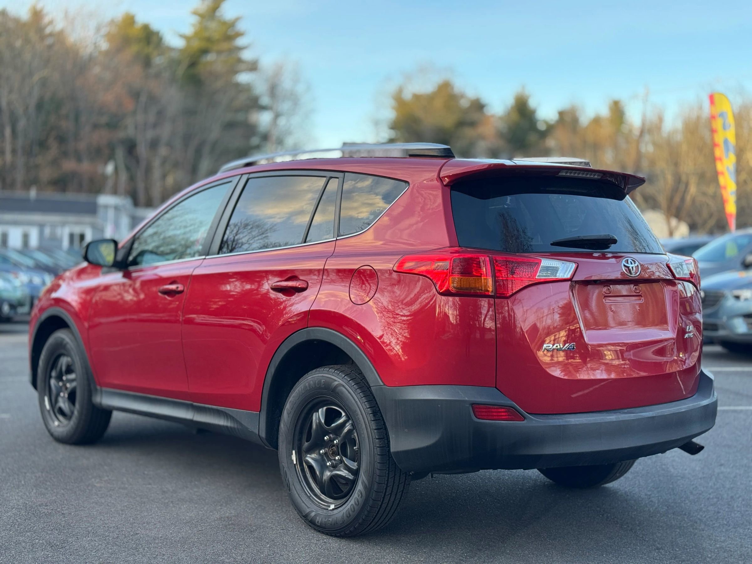 Used 2015 Toyota RAV4 LE image 7