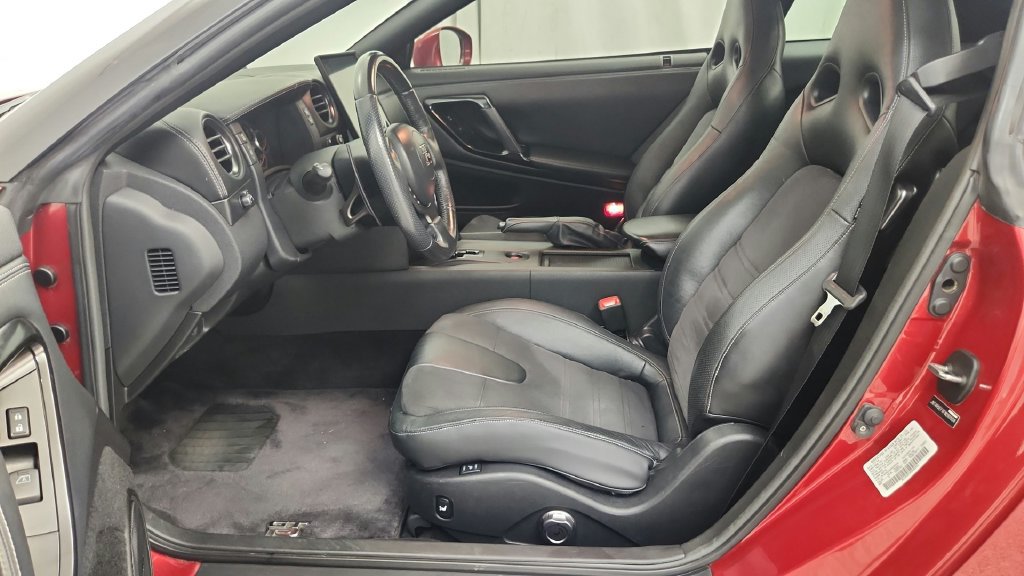 Used 2015 Nissan GT-R Premium AWD/4WD image 28