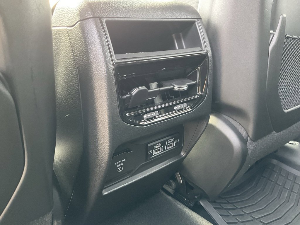 Used 2023 Jeep Grand Cherokee Altitude image 15