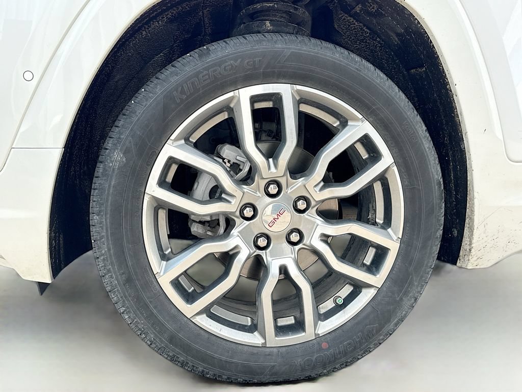 Used 2024 GMC Terrain Denali w/ Denali Premium Package AWD/4WD image 33