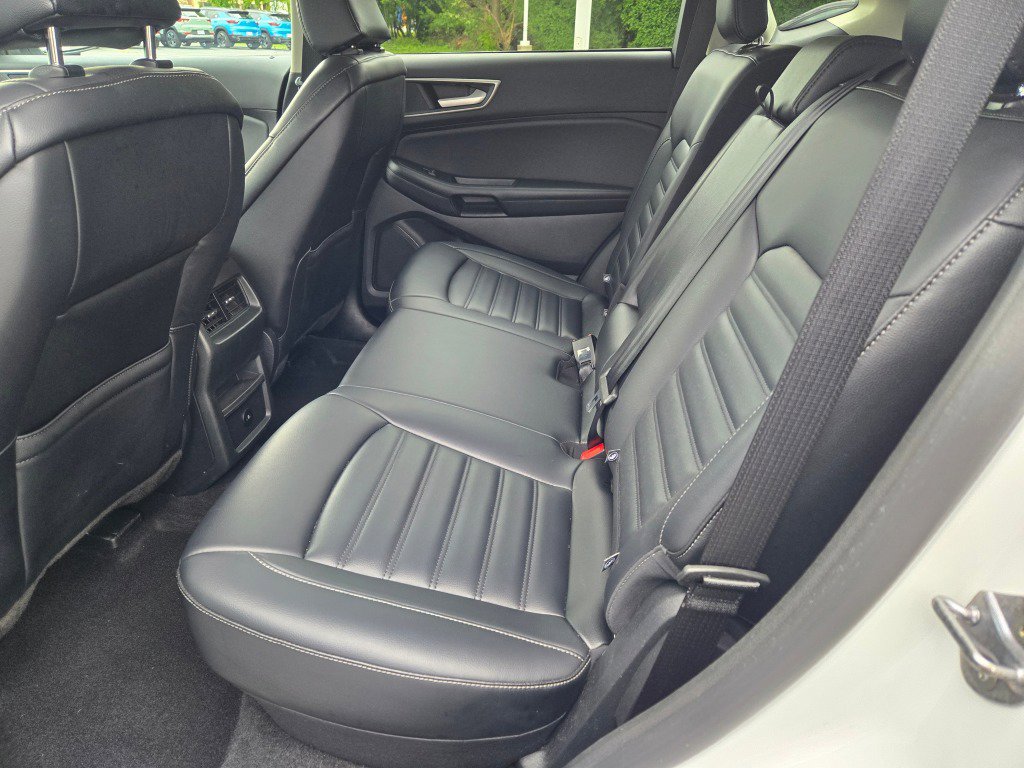 Used 2024 Ford Edge SEL image 16