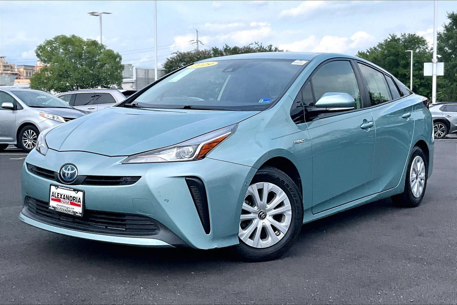 Used 2019 Toyota Prius LE FWD image 1