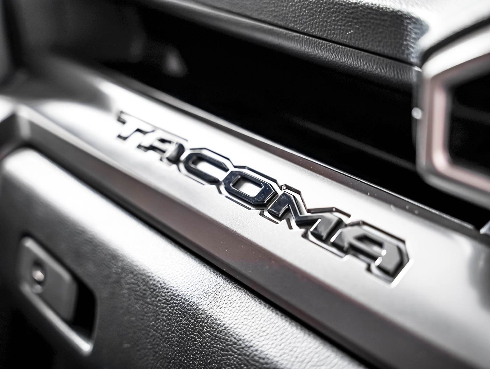 Used 2025 Toyota Tacoma SR5 RWD image 22