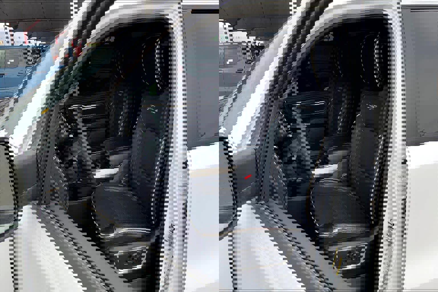 Used 2025 RAM 1500 Laramie w/ Bed Utility Group AWD/4WD image 8