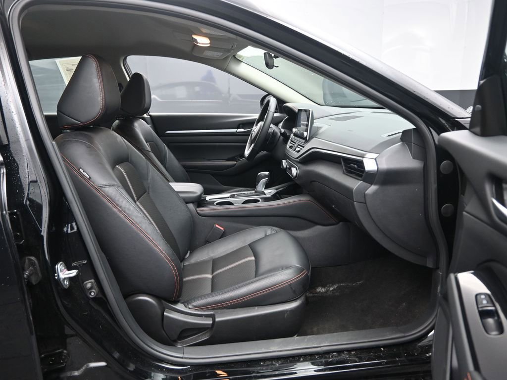 Used 2025 Nissan Altima 2.5 SR image 31