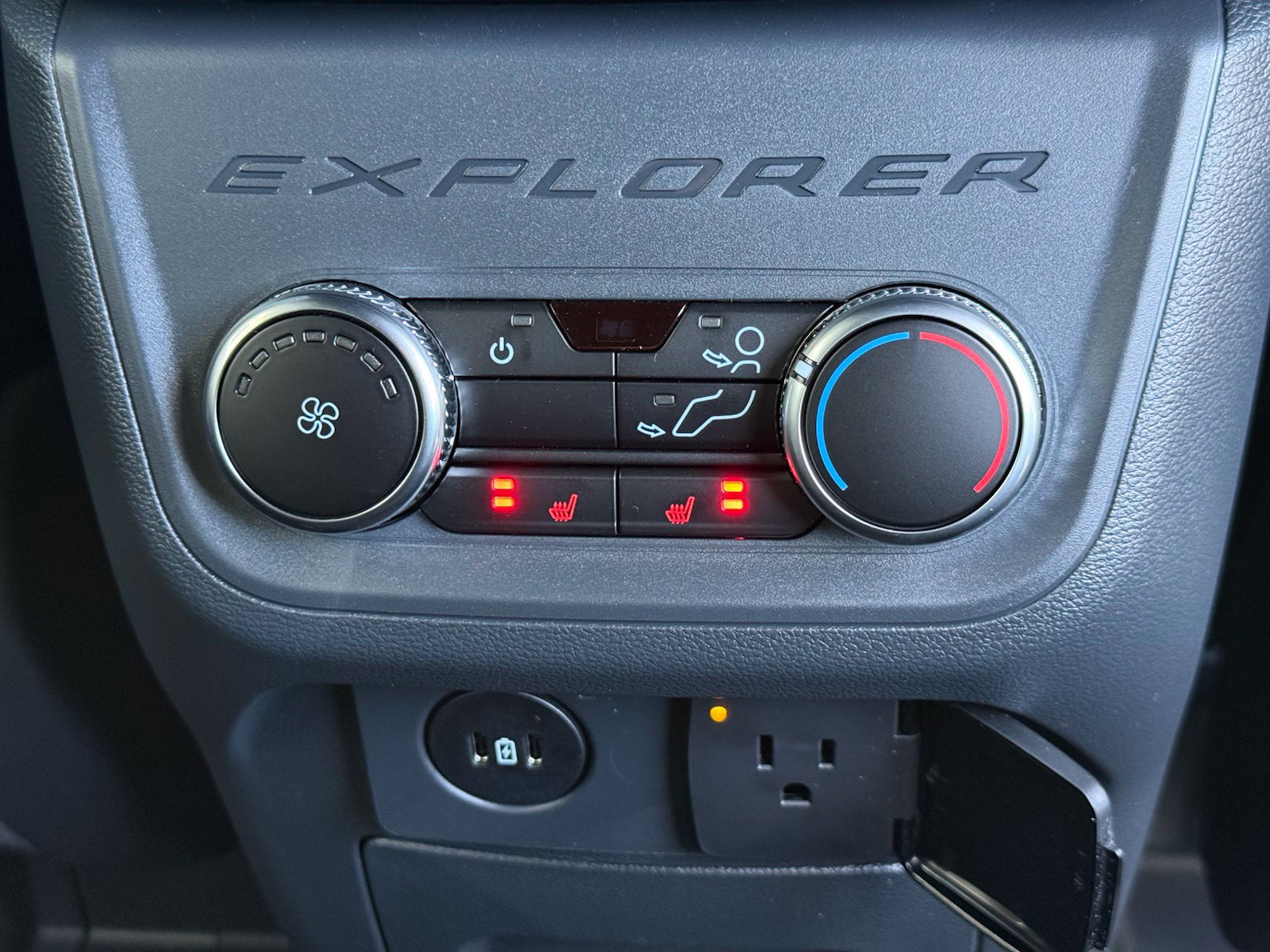 Used 2026 Ford Explorer Tremor w/ Tremor Ultimate Package AWD/4WD image 17