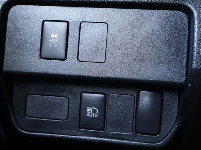 Used 2020 Toyota Tacoma SR AWD/4WD image 16