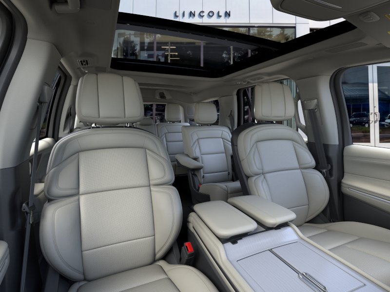 New 2026 Lincoln Navigator Reserve w/ Jet Appearance Package AWD/4WD image 10