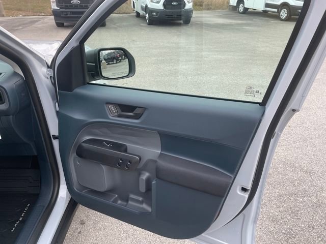 New 2025 Ford Maverick XL w/ Equipment Group 101A image 44