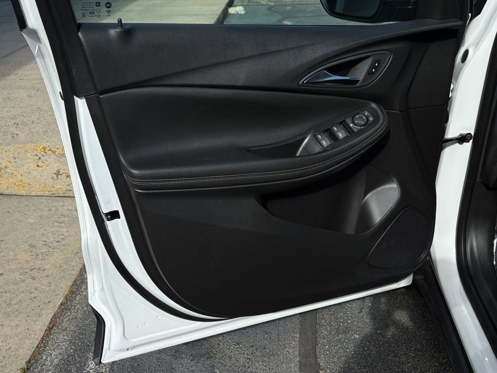 Used 2025 Buick Encore GX Preferred image 18