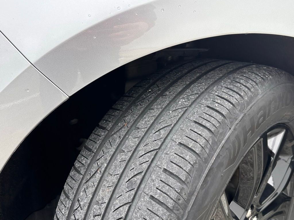 Used 2022 Ford Edge SE w/ Black Appearance Package image 9