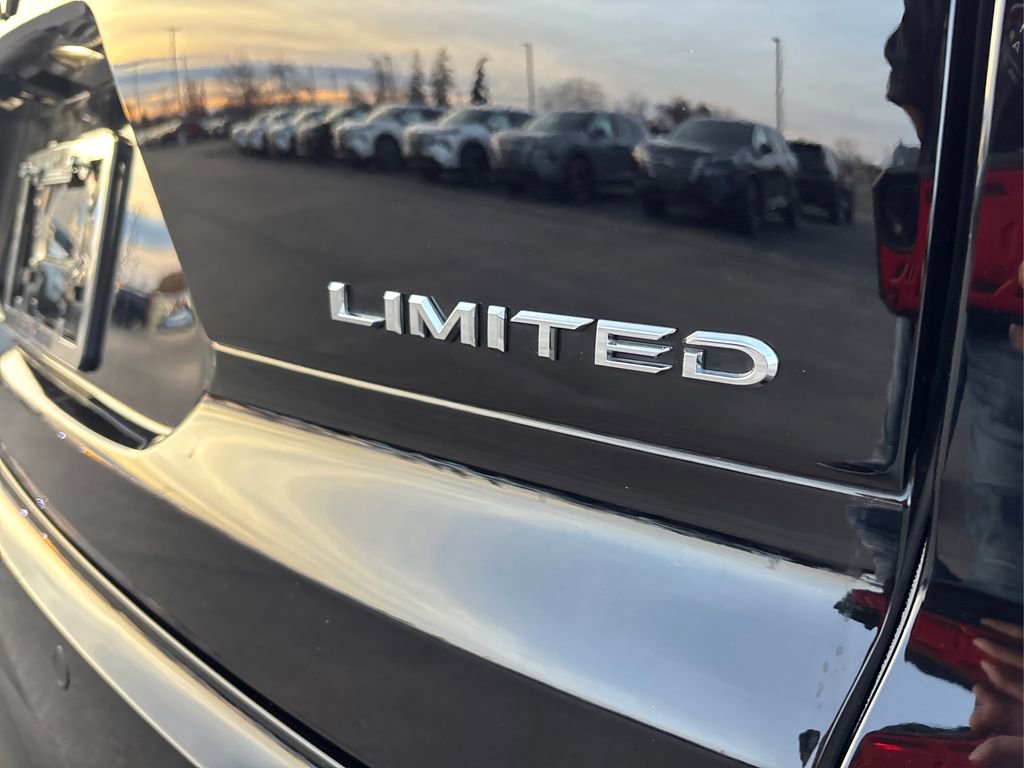 Used 2025 Toyota Crown Signia Limited image 15