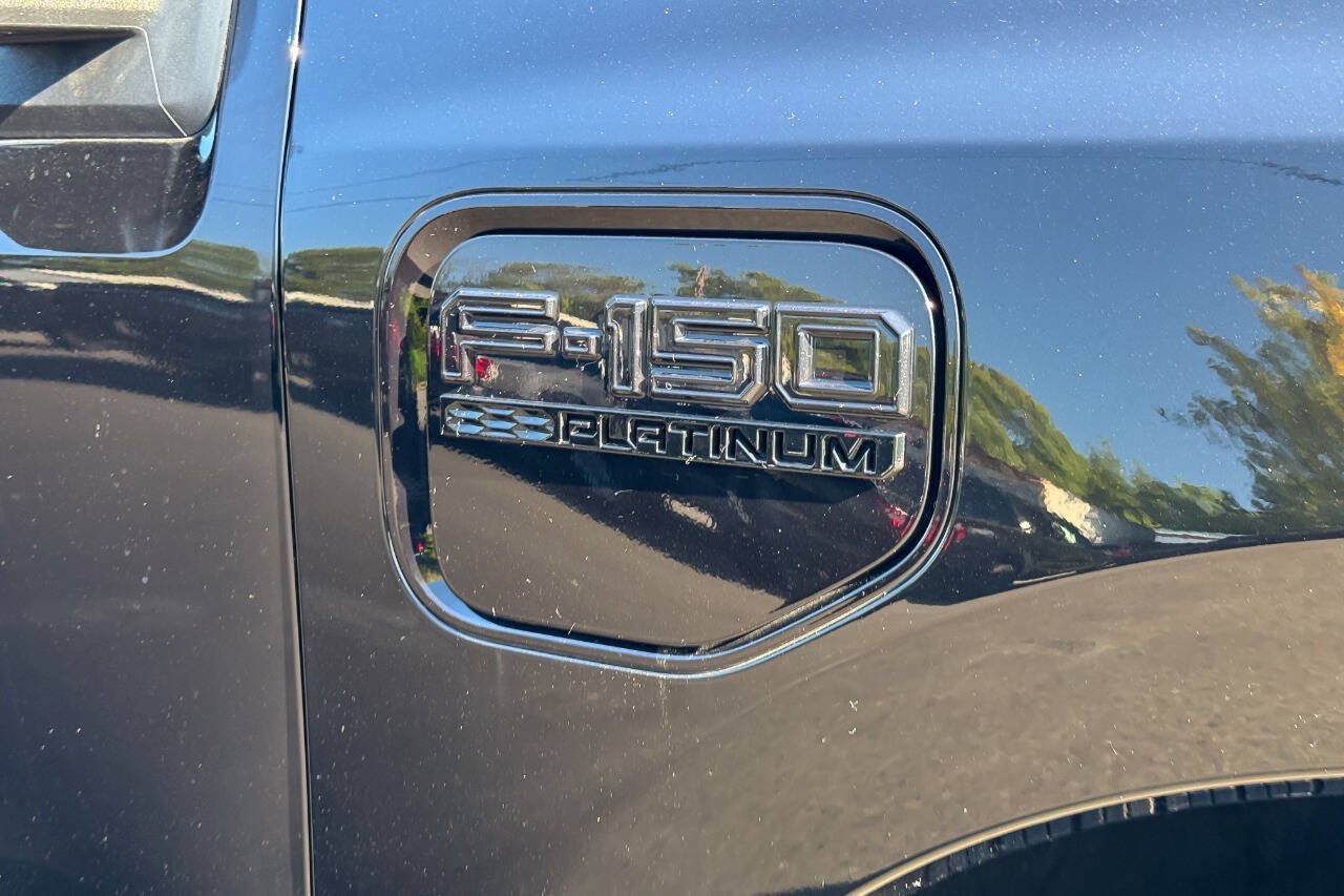 Used 2023 Ford F150 Lightning Platinum AWD/4WD image 11