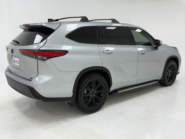 Used 2022 Toyota Highlander LE FWD image 41