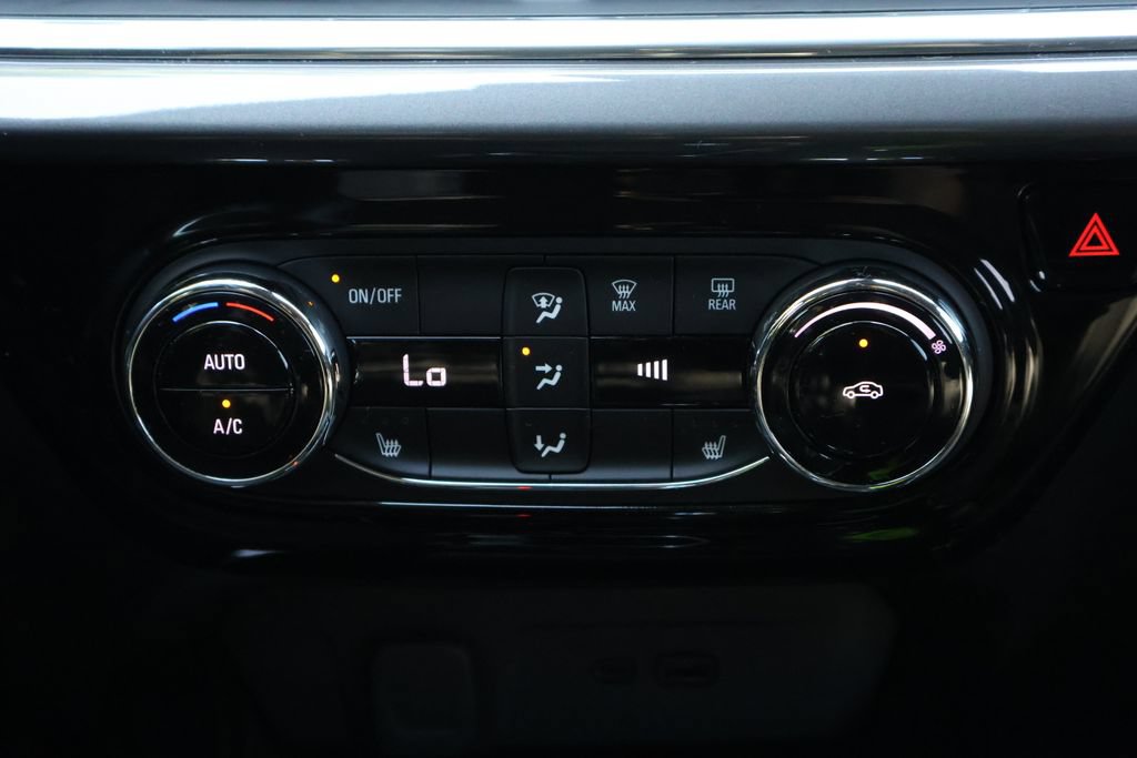 Certified 2024 Chevrolet Trax ACTIV FWD image 17