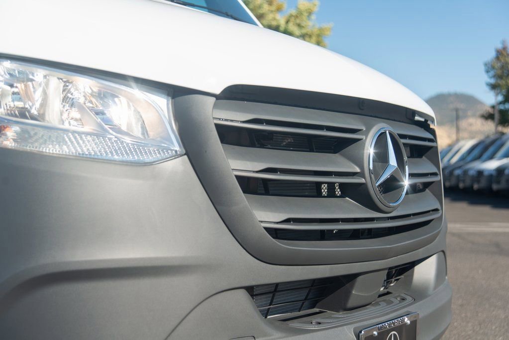 Used 2025 Mercedes-Benz Sprinter 2500 image 16