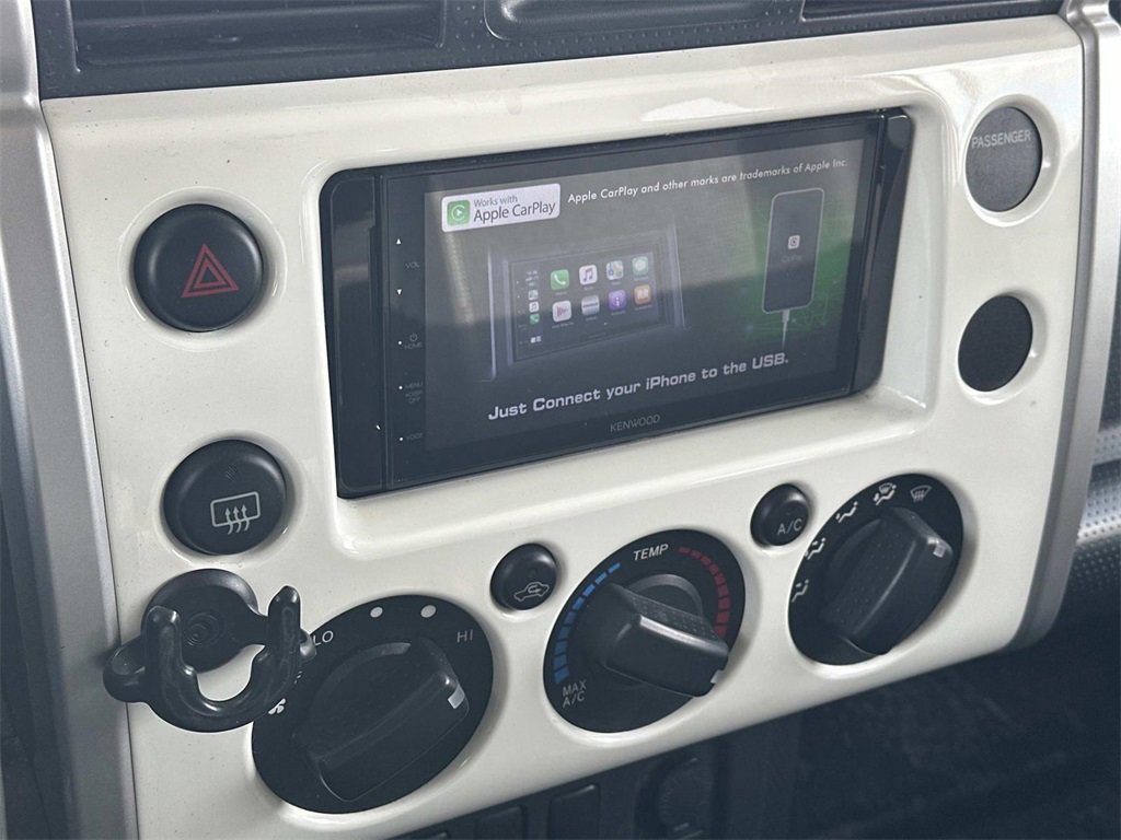 Used 2014 Toyota FJ Cruiser 4WD w/ Upgrade Package image 29