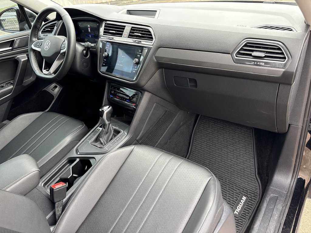 Used 2024 Volkswagen Tiguan SE FWD image 30