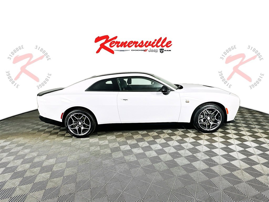 New 2026 Dodge Charger Daytona Scat Pack image 8