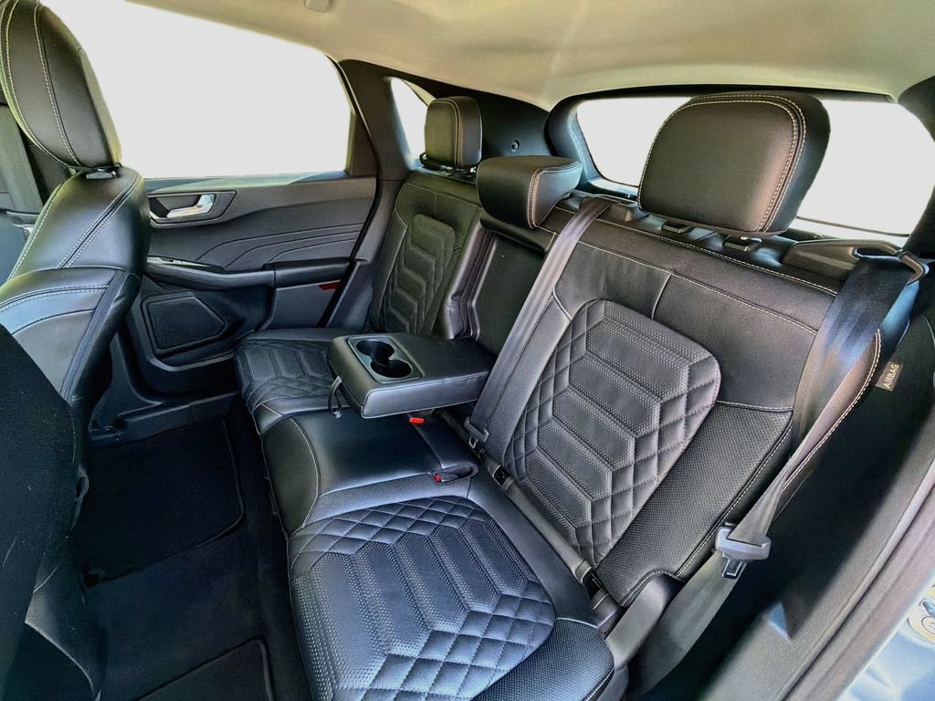 Used 2023 Ford Escape Platinum w/ Premium Technology Package AWD/4WD image 28