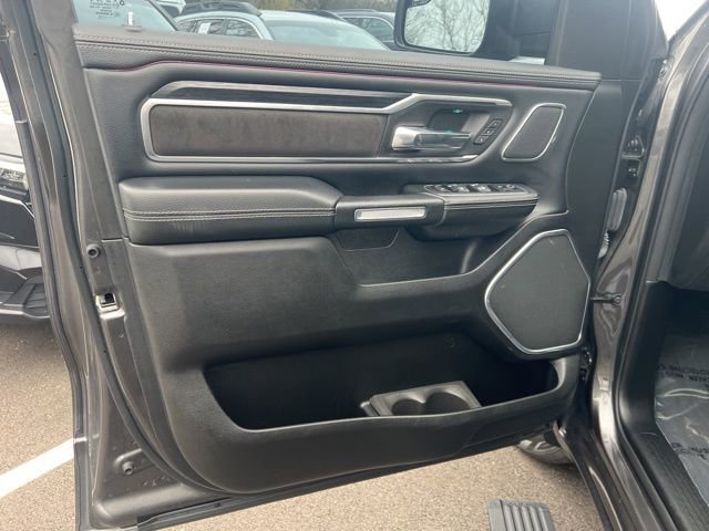 Used 2023 RAM 1500 Laramie AWD/4WD image 4