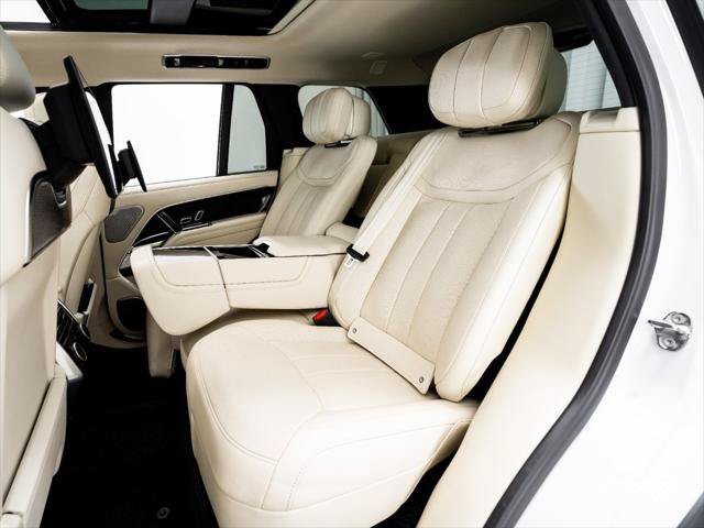 Used 2025 Land Rover Range Rover Autobiography AWD/4WD image 48