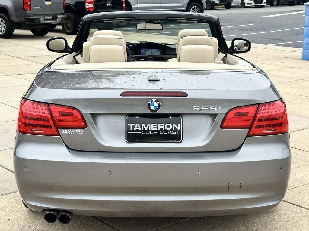 Used 2012 BMW 328i Convertible image 3