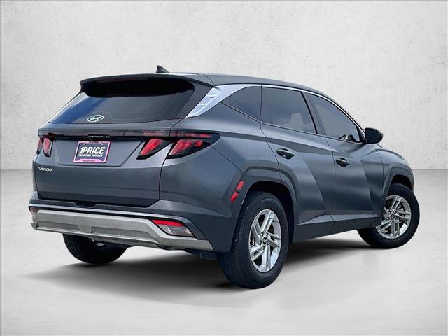Used 2025 Hyundai Tucson SE FWD image 2