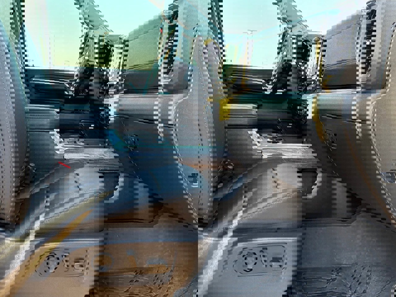 Used 2024 Chevrolet Silverado 3500 LTZ w/ LTZ Plus Package image 46