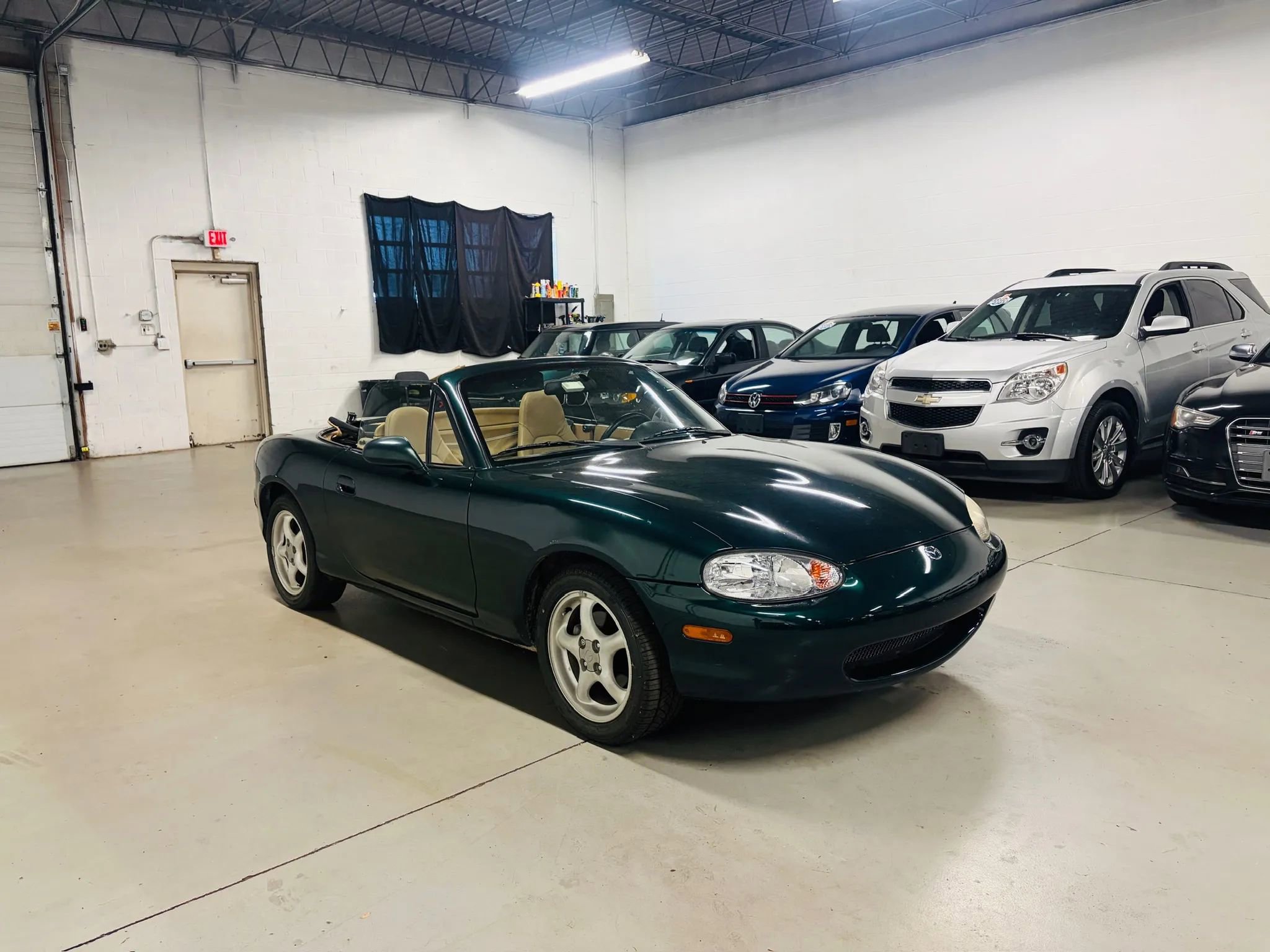 Used 1999 MAZDA MX-5 Miata RWD image 4